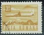 Stamps Romania -  Avión de pasajeros sobre el paisaje de montaña