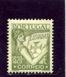 Stamps Portugal -  Portugal mirando al volumen de las luisiadas