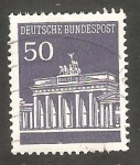 Sellos de Europa - Alemania -  371 - Puerta de Brandenburgo en Berlin, Con número de control