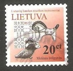 Sellos de Europa - Lituania -  947 - Instrumento musical