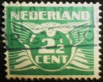 Stamps Netherlands -  Paloma volando