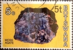 Stamps Botswana -  5 thebe sobre 5 cents. 1976