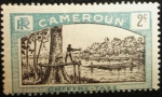Stamps Cameroon -  Hombre Cortando un árbol