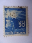 Stamps Italy -  Mano Sosteniendo Antorcha - Democracia - Poste Italiane