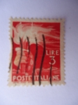 Stamps Italy -  Mano sosteniendo Antorcha - Democracia - Poste Italiane