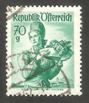 Stamps Austria -  890 - Traje típico de Basse Autriche