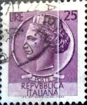 Stamps Italy -  Intercambio 0,20 usd 25 liras 1961