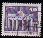 Stamps Germany -  ALEMANIA DDR 1980 Scott 2078 Sello Berlin Puerta de Bramdenburgo 40 Michel 2541 Allemagne Duitland