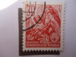 Stamps Germany -  DDR - teatro de Amaters -Danza folclórica - Fünfjahresplan.