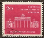 Stamps Germany -  La Puerta de Brandenburgo, Berlín(DDR).