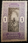 Stamps Benin -  Hombre trepando en Palmera