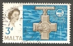 Stamps : Europe : Malta :  278 - Elizaberth II, y Cruz de Saint George