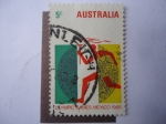 Stamps Australia -  Olympic Games Mexico 1968- Corredor con Antorcha Olímpica frente Calendario Azteca.