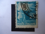 Stamps Italy -  Mano sosteniendo Antorcha - Democracia - Poste Italiane