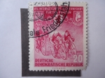Sellos de Europa - Alemania -  VII. Internationale Radfernfahrt Für Den Frieden 1954.