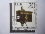 Sellos de Europa - Alemania -  DDR - Post-Briefkastem- 1860.