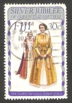 Stamps Oceania - Fiji -  353 - 25 anivº de la llegada al trono de su majestad Elizabeth II