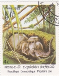 Stamps Laos -  cria de elefante