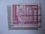 Stamps Germany -  Estatua de Lenin en Berlín - Alemania DDR (Mi/Berlín:2485)