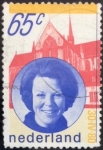 Stamps Netherlands -  Reina Beatriz y iglesia