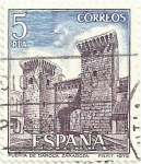 Stamps Spain -  PAISAJES Y MONUMENTOS. PUERTA DE DAROCA, EN ZARAGOZA. EDIFIL 2527