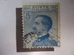 Stamps : Europe : Italy :  Rey Victor Manuel III de Italia (1869-1945) -a la Izquierda-