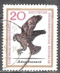 Stamps Germany -  Aves de rapaces europeos, ratonero (DDR).