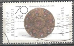 Stamps Germany -  Fondos de ayuda humanitaria. Trabajo con metal precioso. -Siglo 7 peroné disco merovingia.