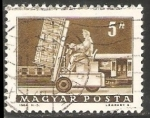 Stamps Hungary -  Carretilla elevadora hidráulica y el coche correo