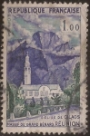 Sellos de Europa - Francia -  Massif du Grand Bénare et église de Cilaos, La Réunion  1960  1,00 ff