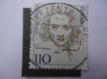 Stamps Germany -  Actriz: Marlene Dietrich 1901-1992 