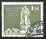 Stamps Germany -  Monumento sovietico  en Berlin