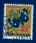 Sellos de Oceania - Nueva Zelanda -  Magpie  Moth