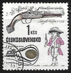 Sellos de Europa - Checoslovaquia -  pistola del fusil