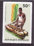 Sellos de Africa - Rwanda -  Instrum. folklóricos