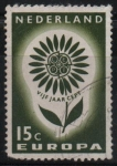 Stamps : Europe : Netherlands :  EUROPA.  5th  ANIVERSARIO DE LA FUNDACION  DE  C.E.P.T.  MARGARITA  Y  22  PÉTALOS.