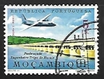 Sellos de Africa - Mozambique -  Puente Ingeniero Trigo de Morais