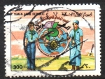 Stamps Yemen -  75th  ANIVERSARIO  DEL  MOVIMIENTO  SCOUT  ARABE.  EXPLORADORES  SOSTENIENDO  UN  GLOBO.
