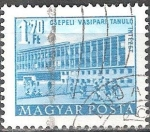 Stamps Hungary -  Edificios del plan quinquenal en Budapest.Escuela de trabajos de hierro en Csepel. 