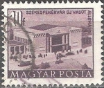 Stamps Hungary -  Edificios del plan quinquenal en Budapest,Estación de Ferrocarriles Székesfehérvár.