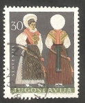 Sellos de Europa - Yugoslavia -  983 - Traje regional femenino eslovaco