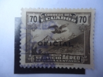Stamps Ecuador -  Condor de los Andes volando sobre el Volcán EL Altar - Cóndor (Vultur gryphus)