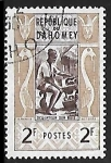 Stamps Benin -  Tallas en madera