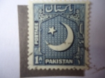 Stamps : Asia : Pakistan :  Escudo de Armas de Pakistán-Luna Creciente y Estrella