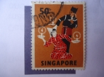 Stamps : Asia : Singapore :  Tari Lilin - Tradicional danza e Instrumentos Musicales.