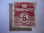 Stamps Denmark -  Cifra-Numero- Líneas Onduladas.