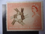 Stamps : America : Guyana :  Manos Juntas Entrelazadas - Historia-Antirracismo- 4° Aniversario.Queen Elizabeth II.