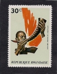 Sellos de Africa - Rwanda -  Instrumento de musica africano