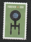 Stamps United States -  4946 - Centº de la serie de TV. Star Trek, Silueta del Interprise y Planeta