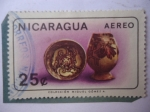 Stamps Nicaragua -  Colección Miguel Gómez A - Recipiente y Jarrón de Cerámica Decorado. Serie:Antiguedades Nicaraguense
